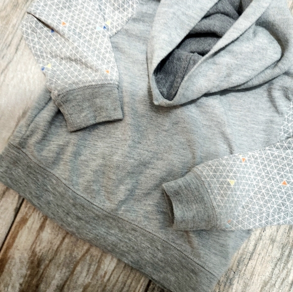 3 toddler Boy Hoodies, 18m/24m Dinoflauge, Converse & Camo print - Picture 7 of 12